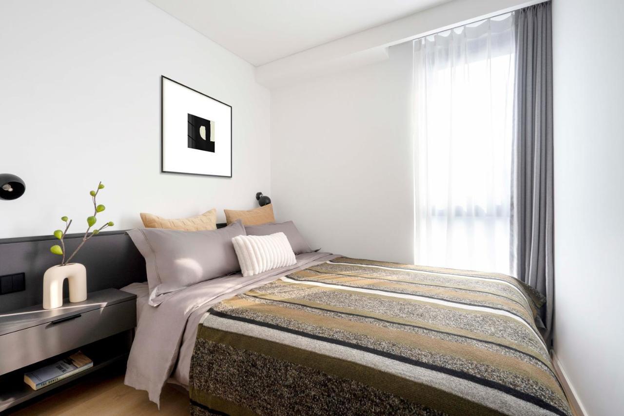 Base-Beijing Wangfujing Serviced Apartment- In Hutong &Bike Rental &Close To Forbidden City, Tian'Anmen Square &Subway Nearby &Free Coffee &Washing Machine,Kitchen &Restaurant Discount &English Speaking &High Speed Free Wifi 外观 照片 A bedroom