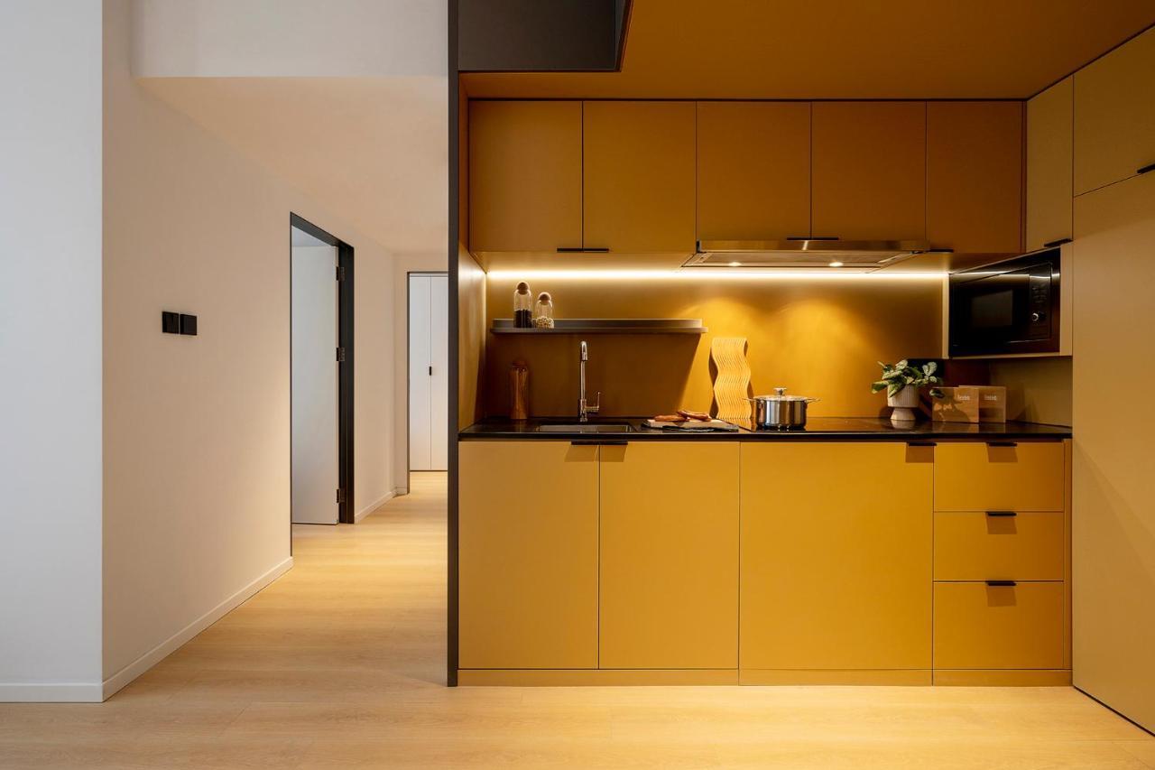 Base-Beijing Wangfujing Serviced Apartment- In Hutong &Bike Rental &Close To Forbidden City, Tian'Anmen Square &Subway Nearby &Free Coffee &Washing Machine,Kitchen &Restaurant Discount &English Speaking &High Speed Free Wifi 外观 照片 A kitchen in a private house