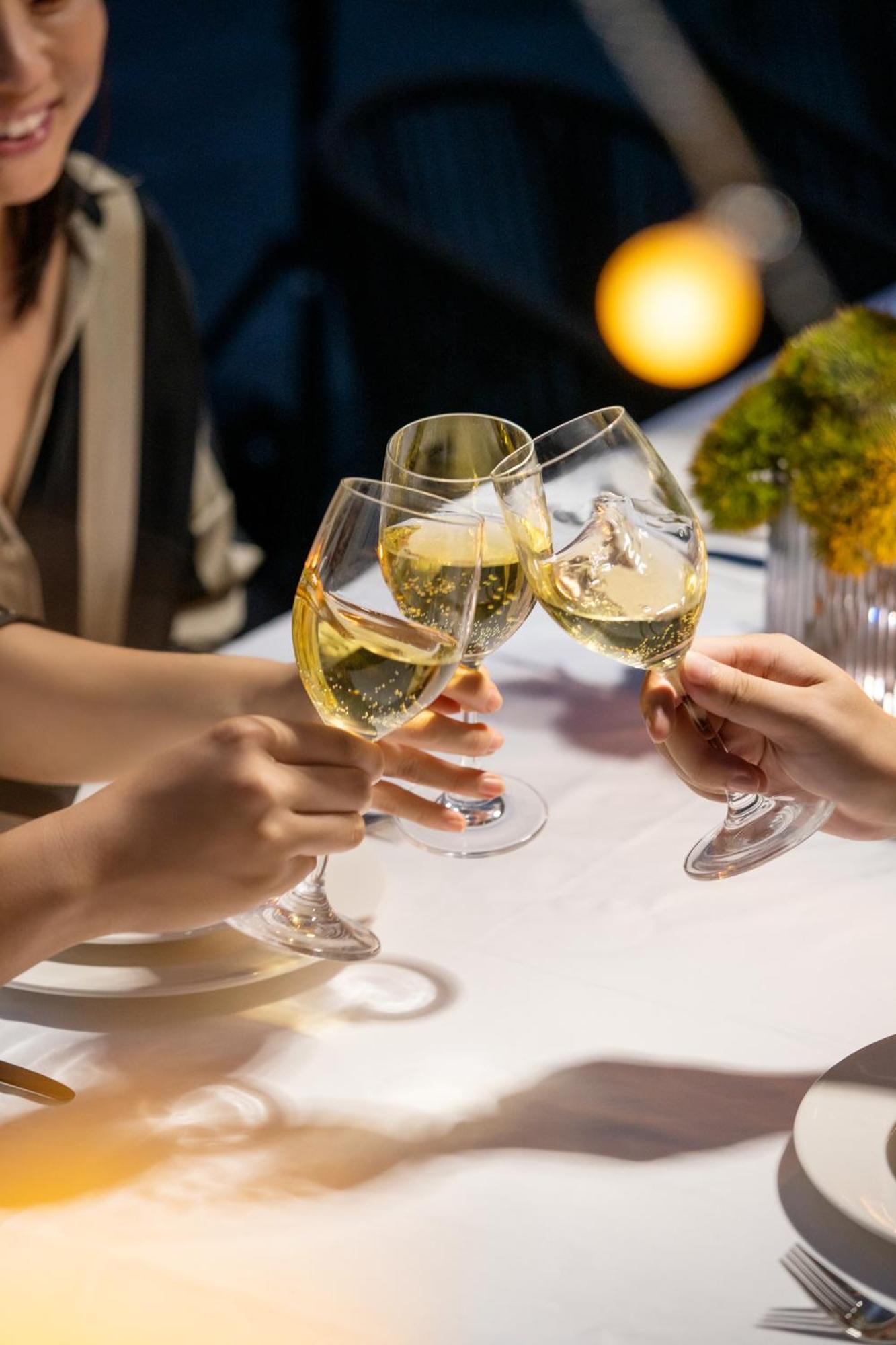 Base-Beijing Wangfujing Serviced Apartment- In Hutong &Bike Rental &Close To Forbidden City, Tian'Anmen Square &Subway Nearby &Free Coffee &Washing Machine,Kitchen &Restaurant Discount &English Speaking &High Speed Free Wifi 外观 照片 Champagne