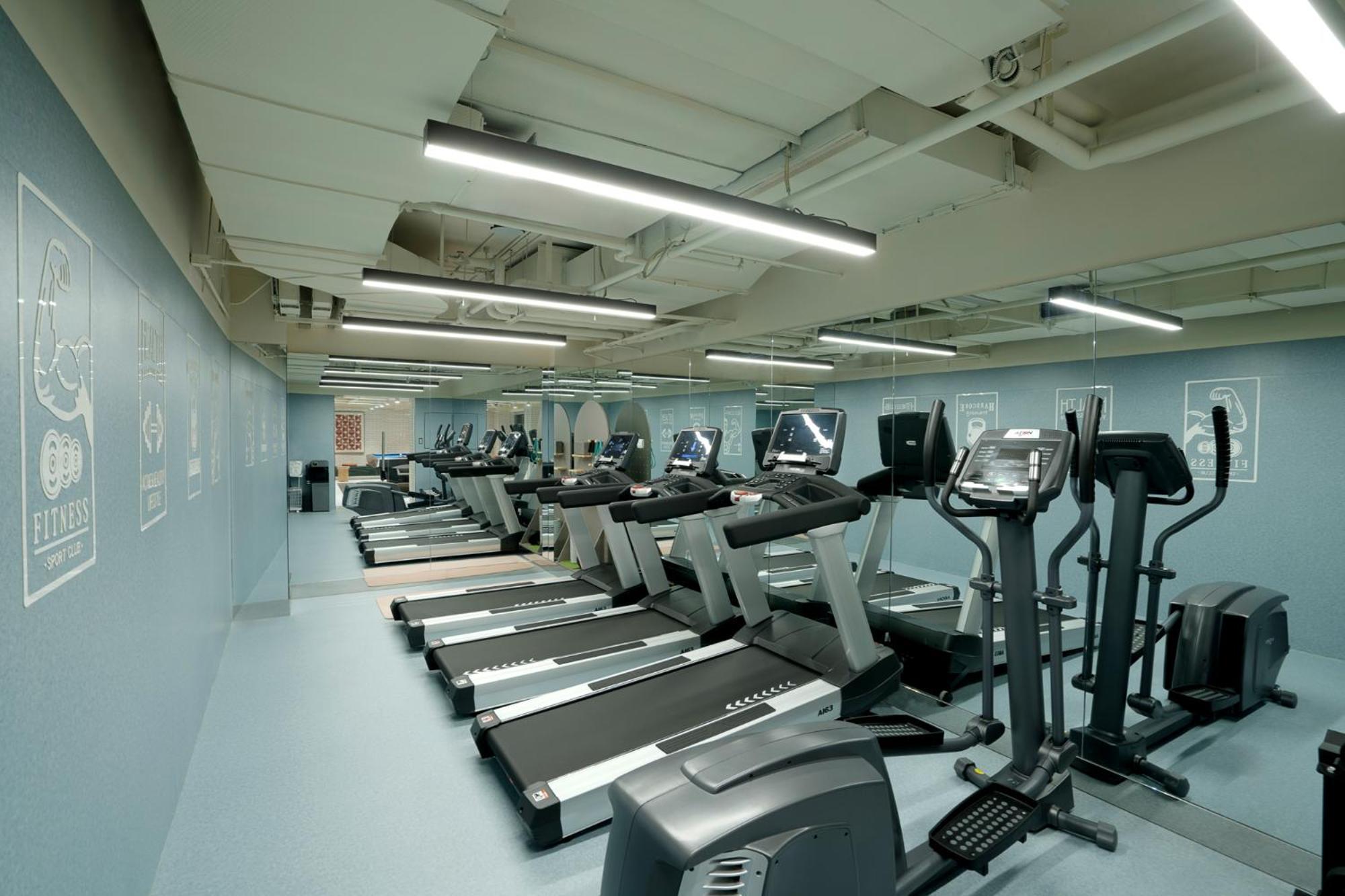 Base-Beijing Wangfujing Serviced Apartment- In Hutong &Bike Rental &Close To Forbidden City, Tian'Anmen Square &Subway Nearby &Free Coffee &Washing Machine,Kitchen &Restaurant Discount &English Speaking &High Speed Free Wifi 外观 照片 The gym at the National Olympic Training Centre