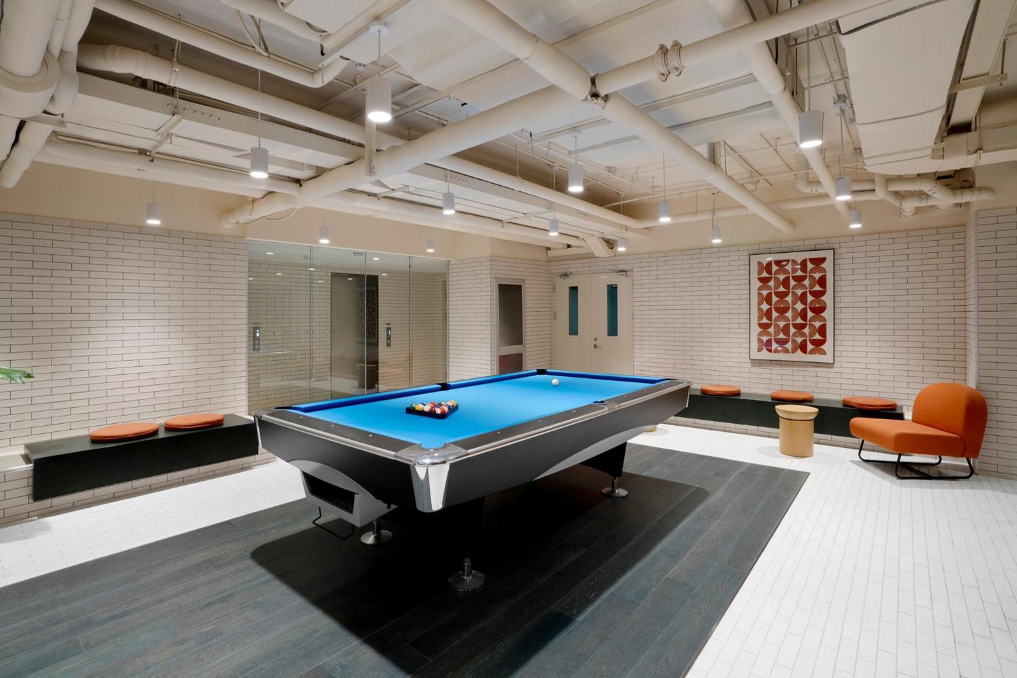 Base-Beijing Wangfujing Serviced Apartment- In Hutong &Bike Rental &Close To Forbidden City, Tian'Anmen Square &Subway Nearby &Free Coffee &Washing Machine,Kitchen &Restaurant Discount &English Speaking &High Speed Free Wifi 外观 照片 The Billiard Room