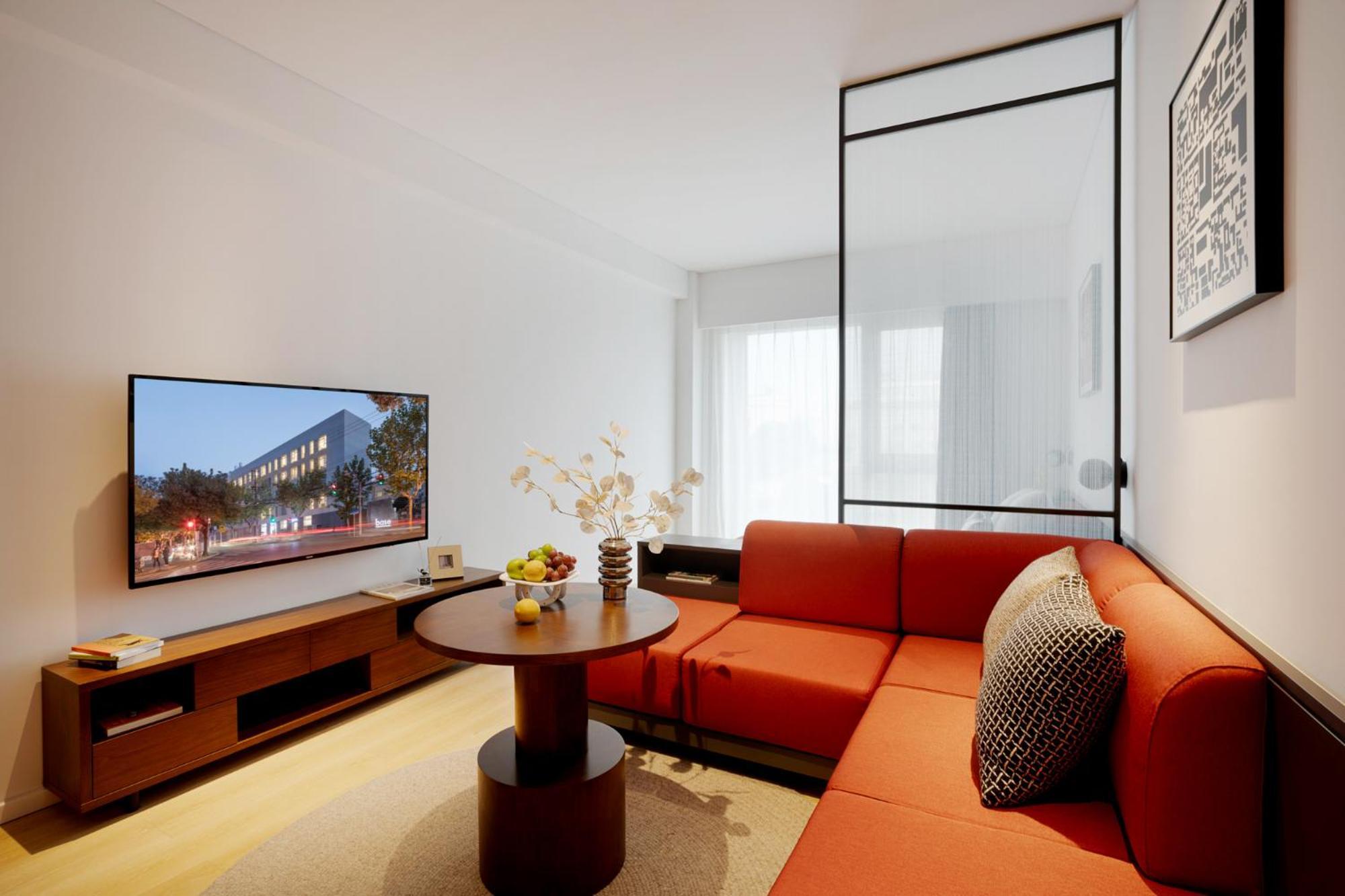 Base-Beijing Wangfujing Serviced Apartment- In Hutong &Bike Rental &Close To Forbidden City, Tian'Anmen Square &Subway Nearby &Free Coffee &Washing Machine,Kitchen &Restaurant Discount &English Speaking &High Speed Free Wifi 外观 照片 Living room